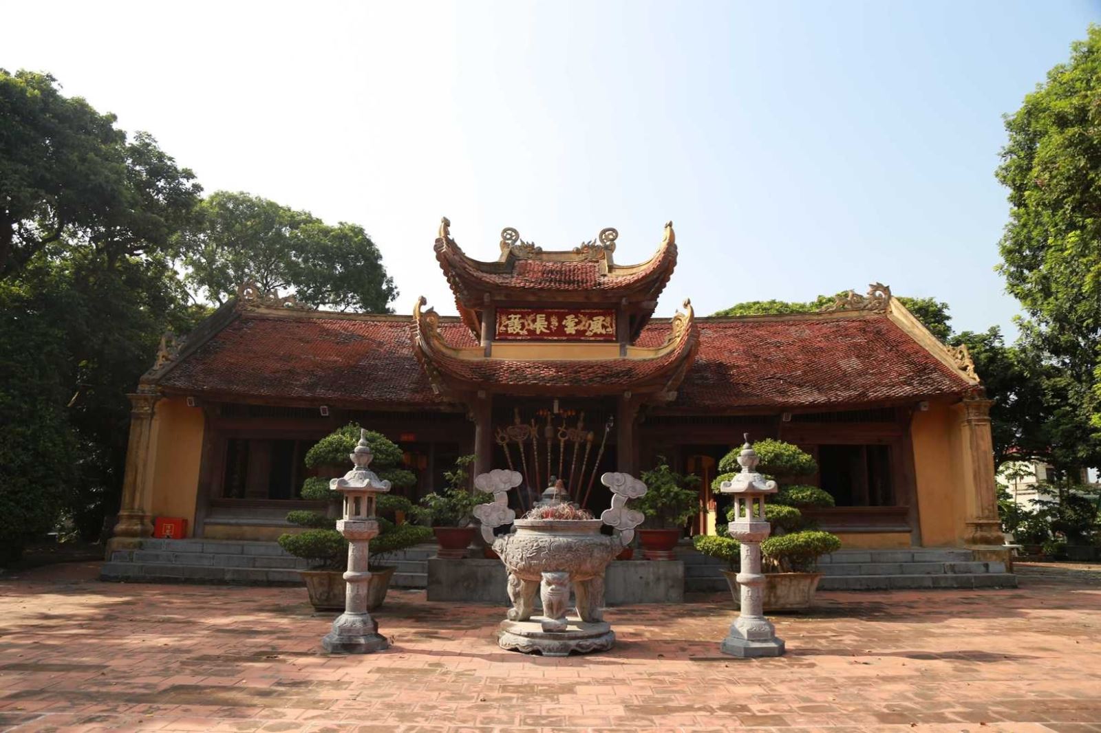 Di tích lịch sử và kiến trúc nghệ thuật đền Trần Thương