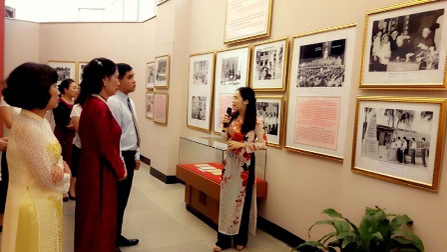 Triển lãm “Chủ tịch Hồ Chí Minh với các kỳ bầu cử đại biểu Quốc hội và đại biểu Hội đồng nhân dân các cấp”
