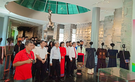 Trưng bày chuyên đề “Văn hóa các dân tộc tỉnh Đắk Lắk” tại Côn Đảo