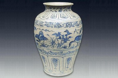 Bình gốm hoa lam vẽ Thiên Nga